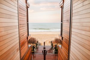 Beautiful wooden pathway to the beach from 168极速赛车官方开奖结果记录体彩 Resort and 极速赛车168一分钟开奖记录体彩-开奖结果预测官网直播 seawater spa.